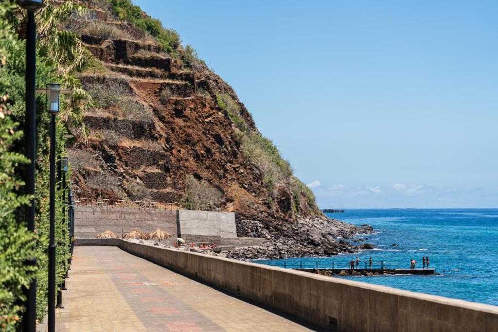 Seafront promenade at Jardim do Mar